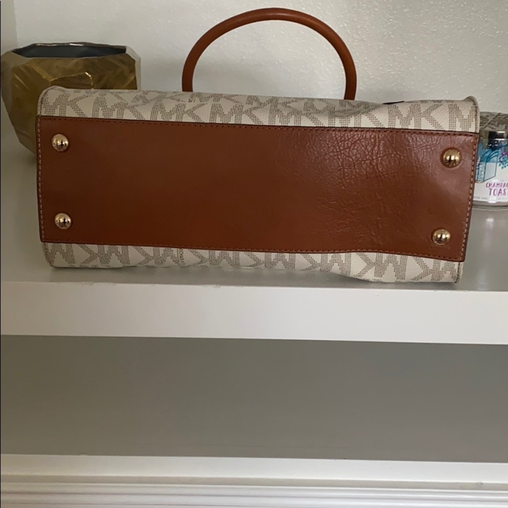 Michael Kors Purse - Picture 4 of 8